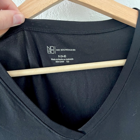 No Boundaries V-Neck TShirt Small Gray Grey Brushed Stretch Casual Capsule - Picture 3 of 3